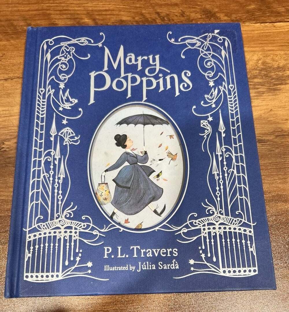 Houghton Mifflin Harcourt Mary Poppins Illustrated Gift Edition Hardcover Book